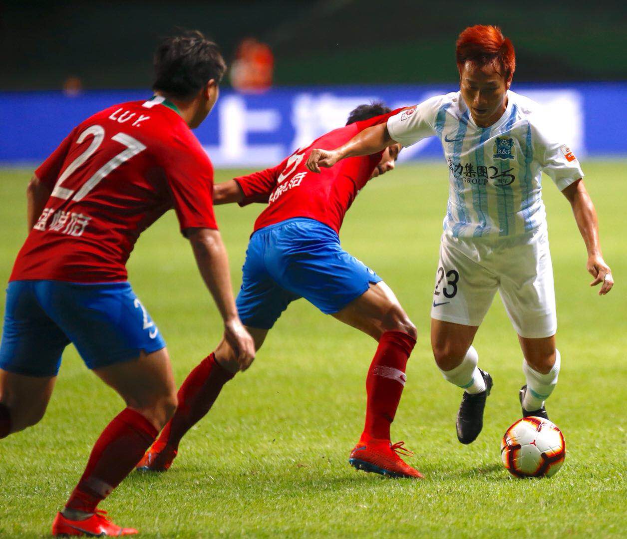 广州富力队在比赛中占据优势，确保全队胜利的简单介绍