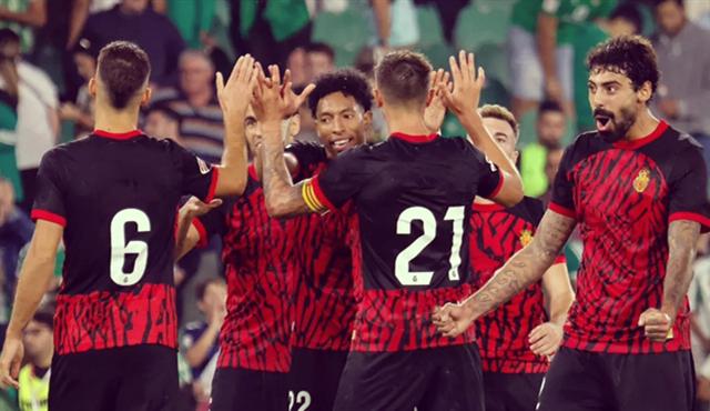 开云体育登录-包含马洛卡客场败给巴拉多利德，积分告急的词条