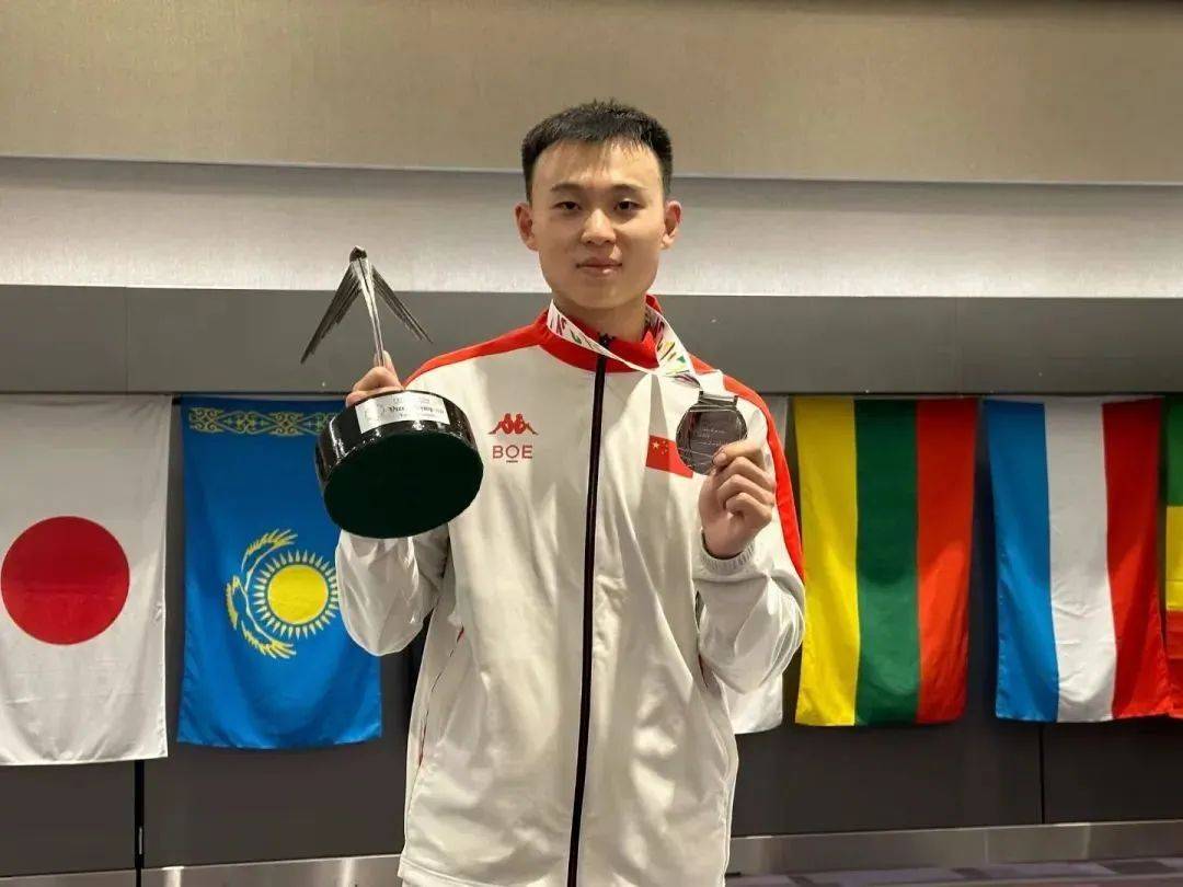 关于奥克兰击剑名将创造佳绩，夺得铜牌的信息