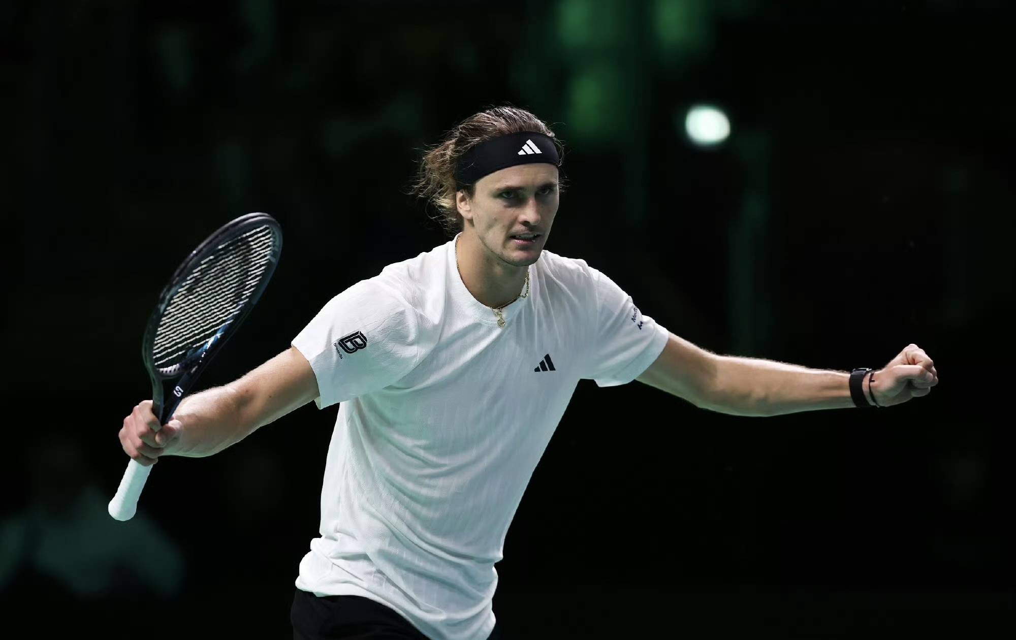 欧洲网球队险胜意大利网球队，兹维列夫高光表现的简单介绍