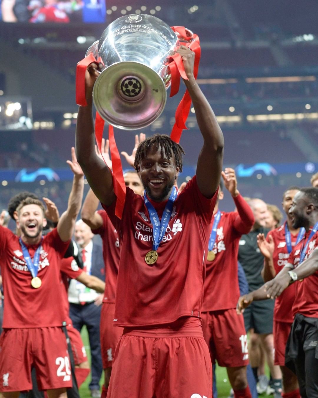 关于利物浦完胜比利时，阿什拉夫刷新纪录的信息