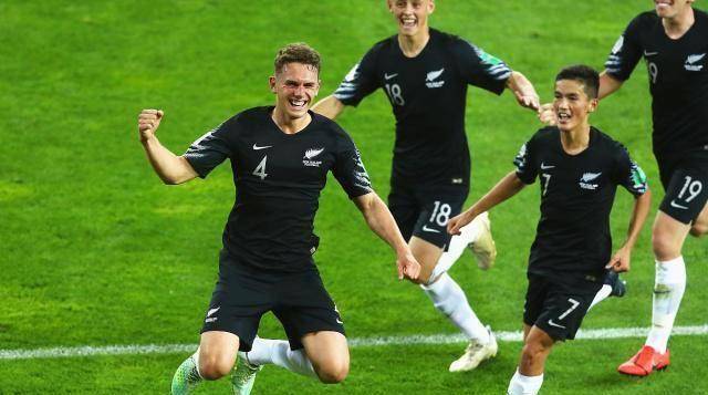 包含智利力克乌克兰，哈兰德关键制胜的词条