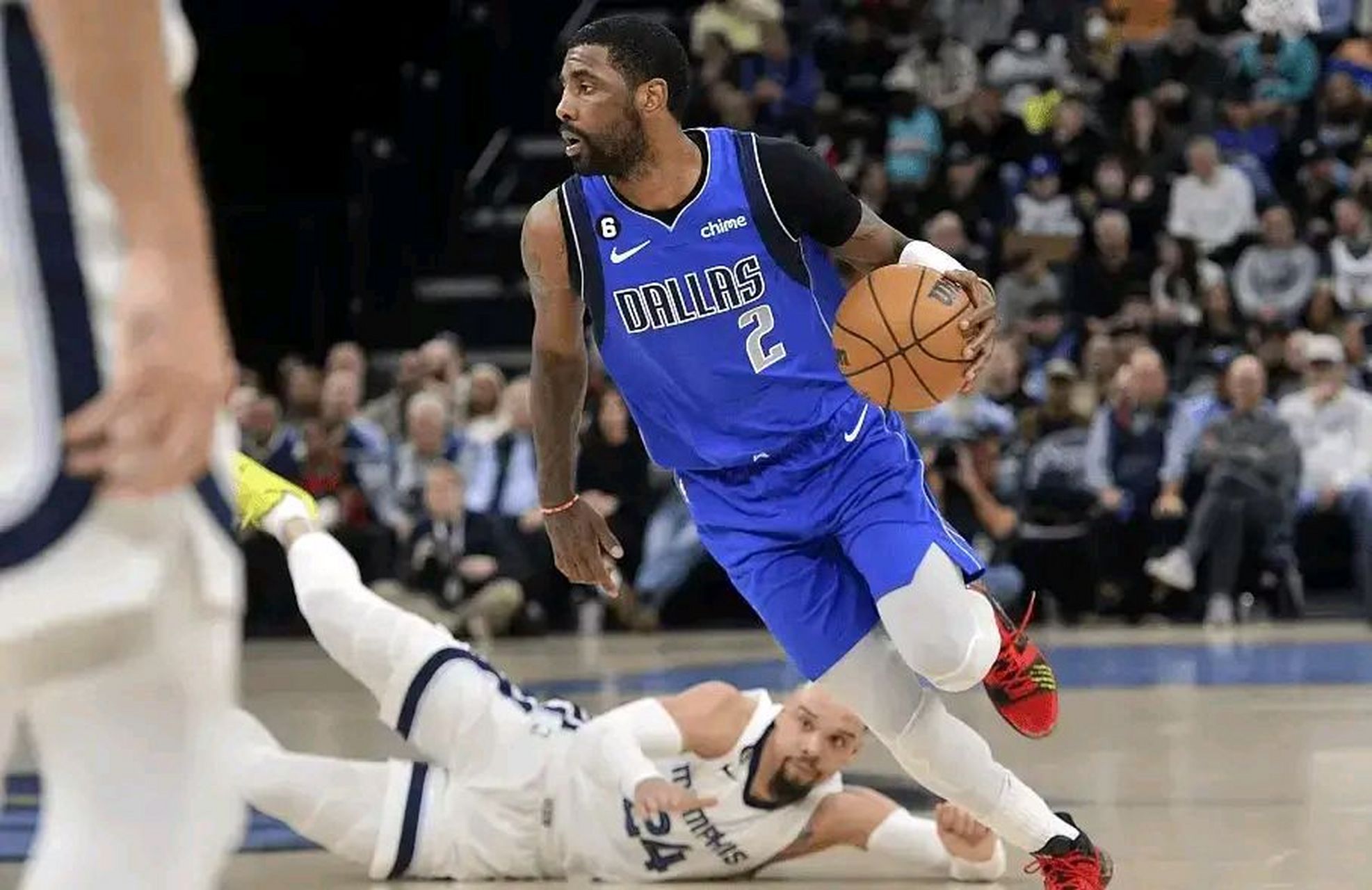 江苏队完胜灰熊,欧文点燃赛场的简单介绍 江苏队完胜灰熊,欧文点燃赛场的简单介绍