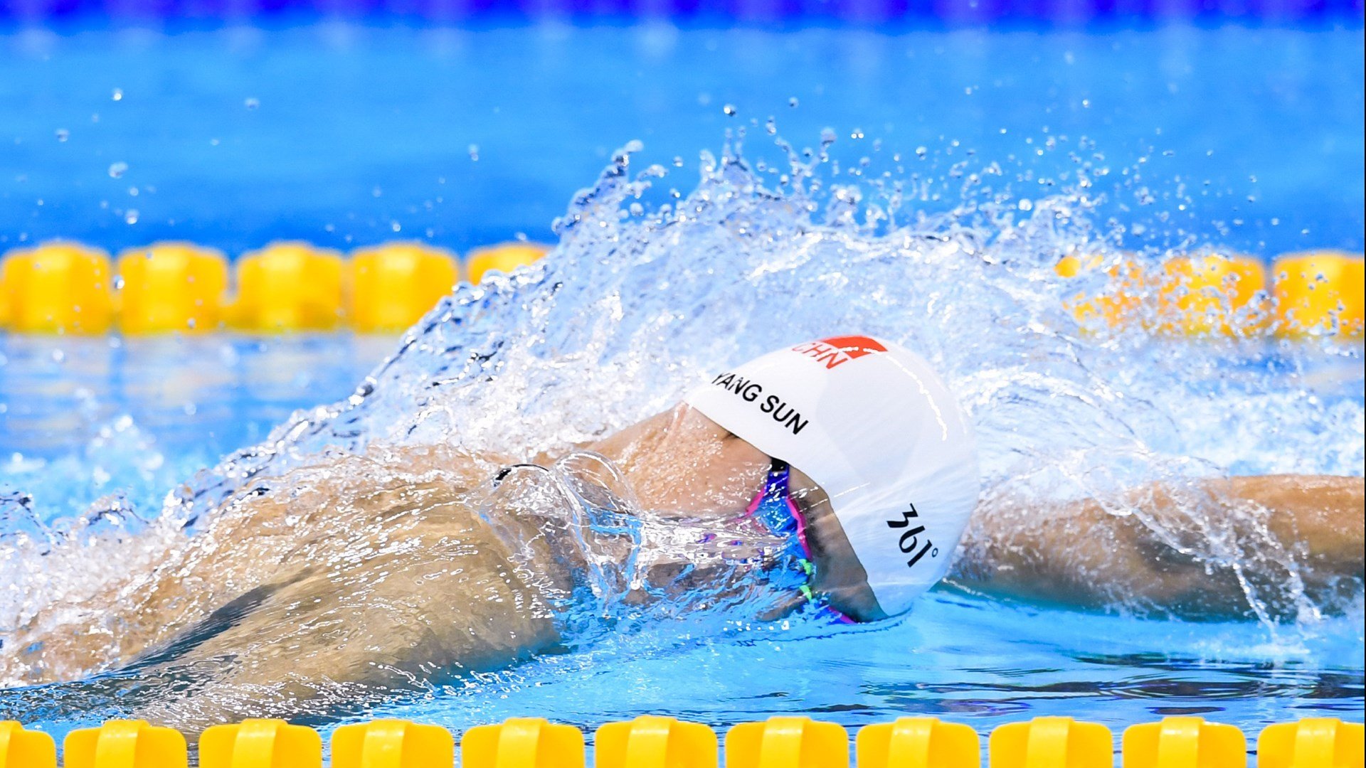 F1街道赛焦点战，韩国车手正面击溃比利时传奇，改写亚洲赛车史