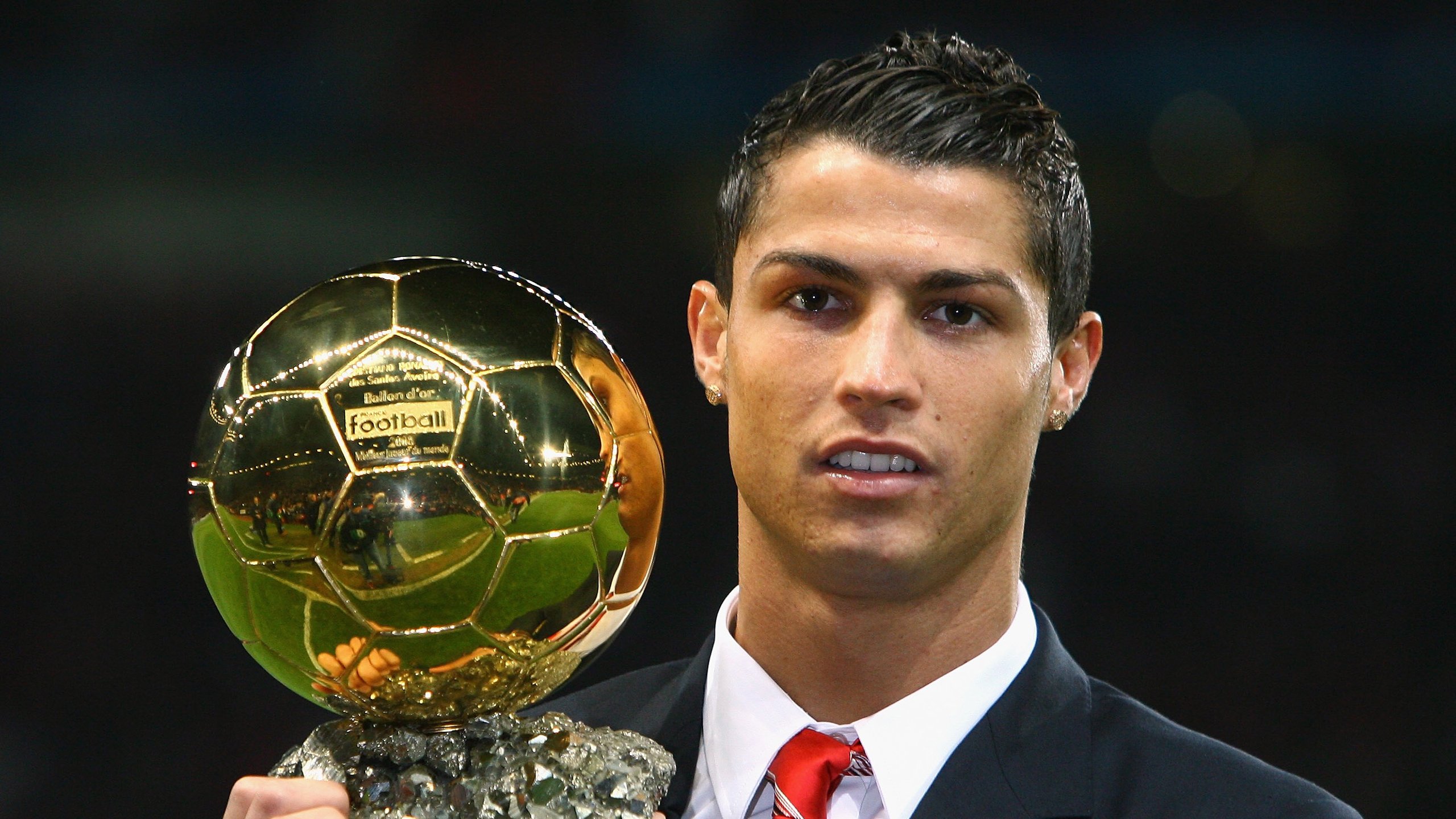 足球与乒乓的跨界交响,法国队完胜波兰队,奥恰洛夫惊艳四座